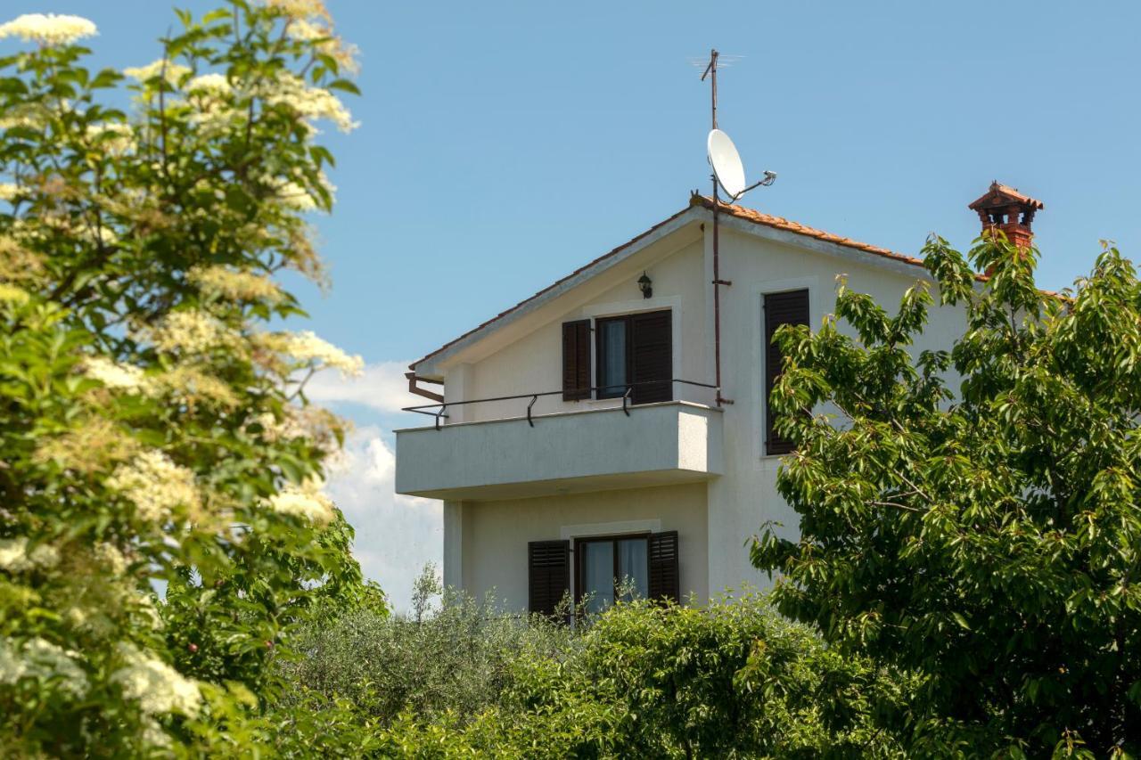 App Fiorela Porec Exterior photo
