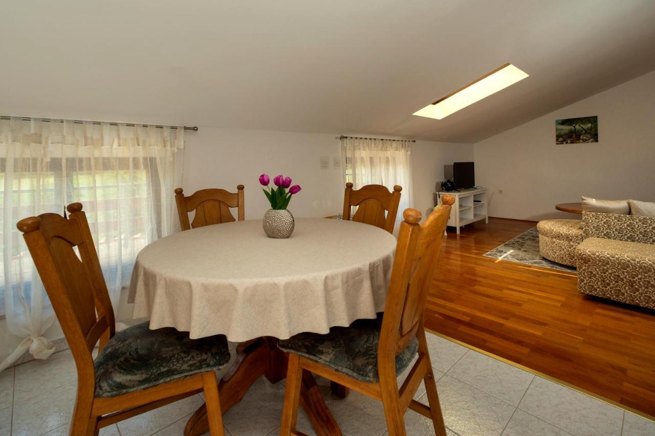 App Fiorela Porec Exterior photo